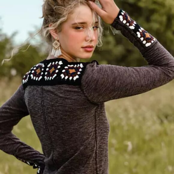 Buckle Gimmicks Pieced Crochet Long Sleeve split neck ribbed knit Top size M - Picture 3 of 7